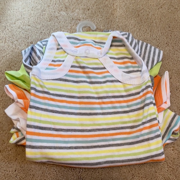 5 pack short sleeve bodysuit 0-3 months - Picture 2 of 3